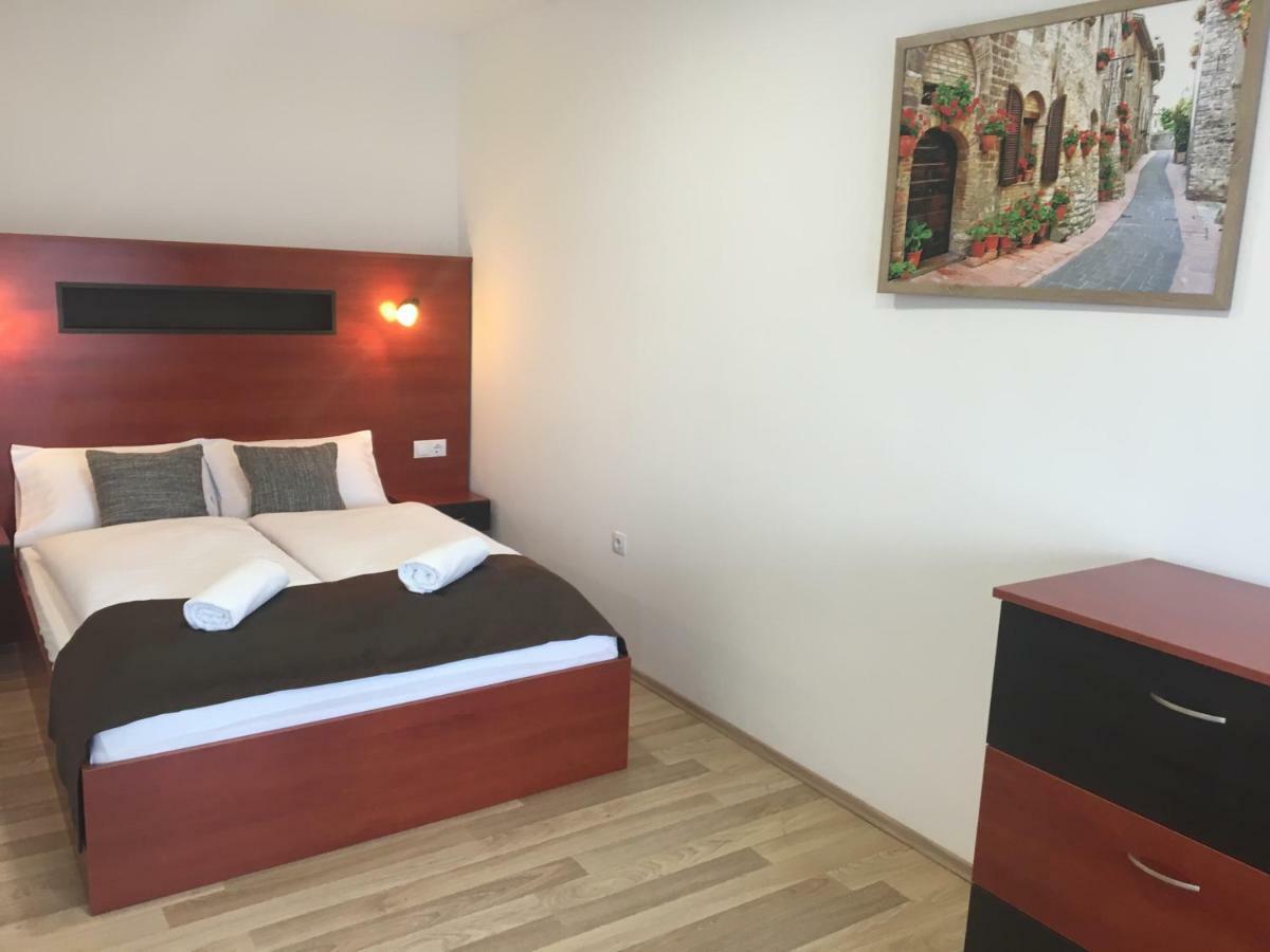 F&M Apartman Eger Exterior foto